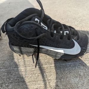 Boys Nike baseball cleats